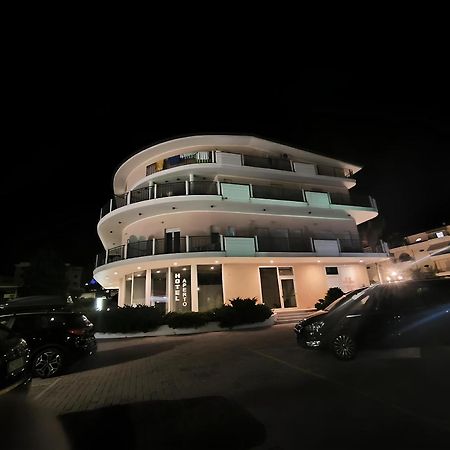 Eu Ropa Hotel Nereto Exteriör bild