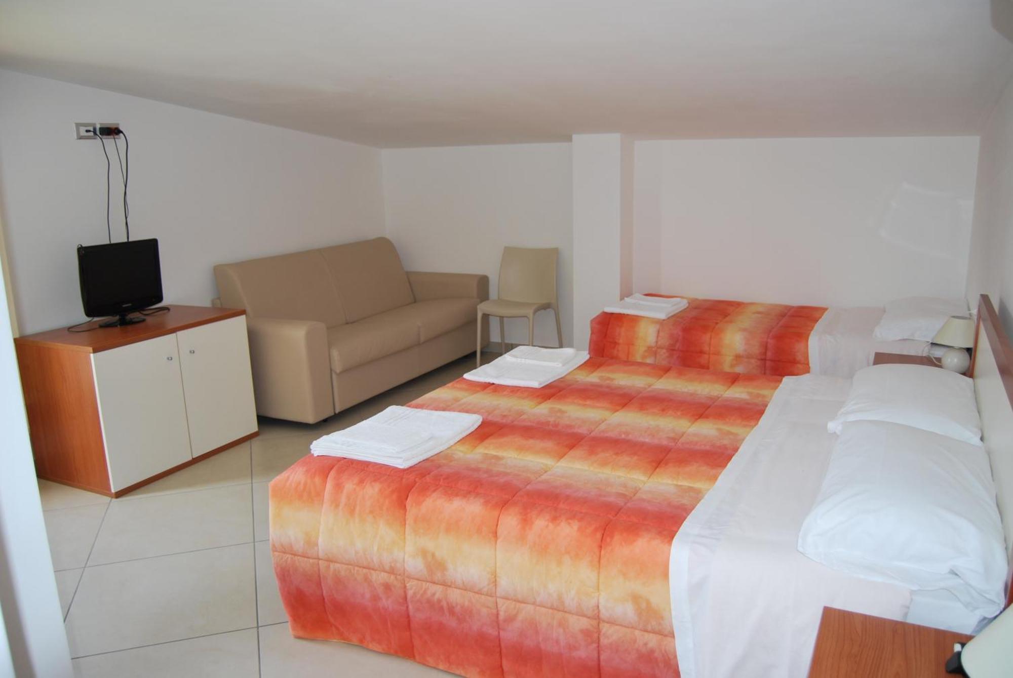 Eu Ropa Hotel Nereto Exteriör bild